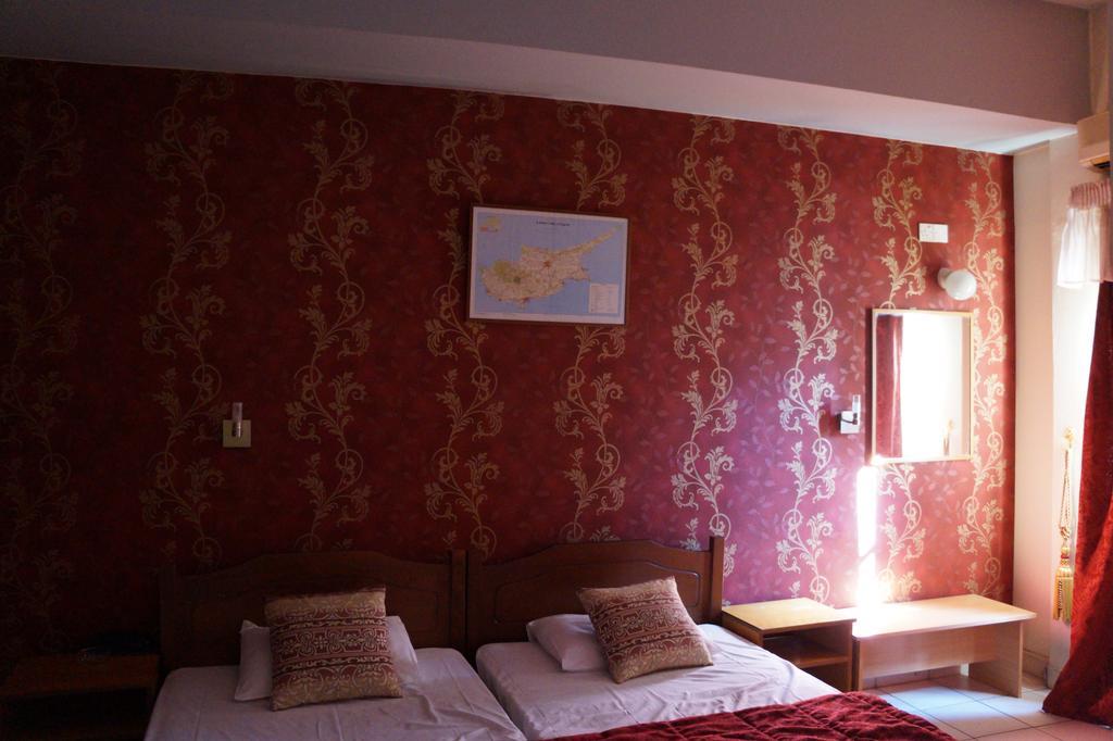 Sky Hotel Никозия Екстериор снимка